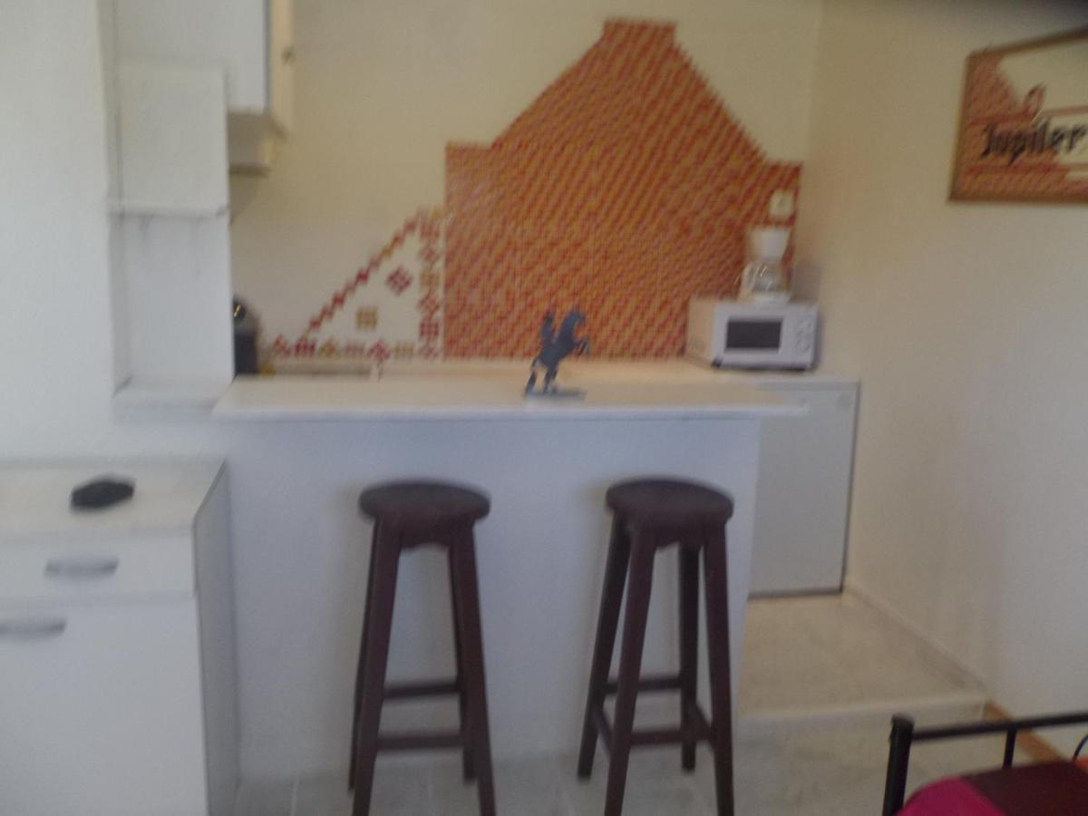 Auberge Des Garrigues Ним Екстериор снимка