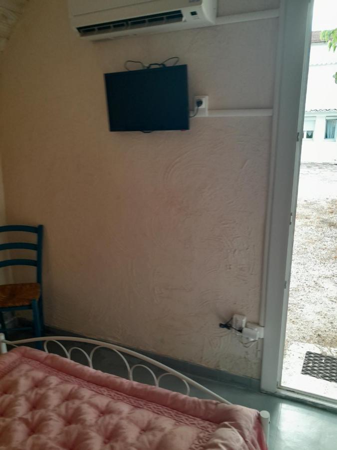 Auberge Des Garrigues Ним Екстериор снимка