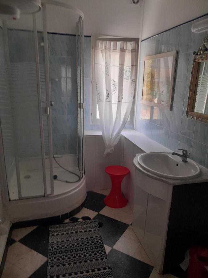 Auberge Des Garrigues Ним Екстериор снимка
