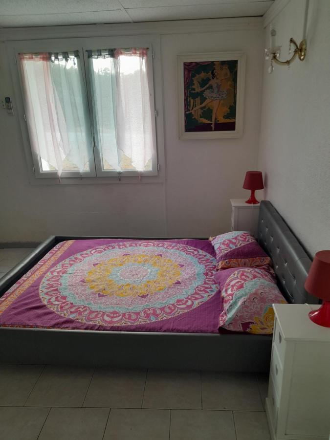 Auberge Des Garrigues Ним Екстериор снимка