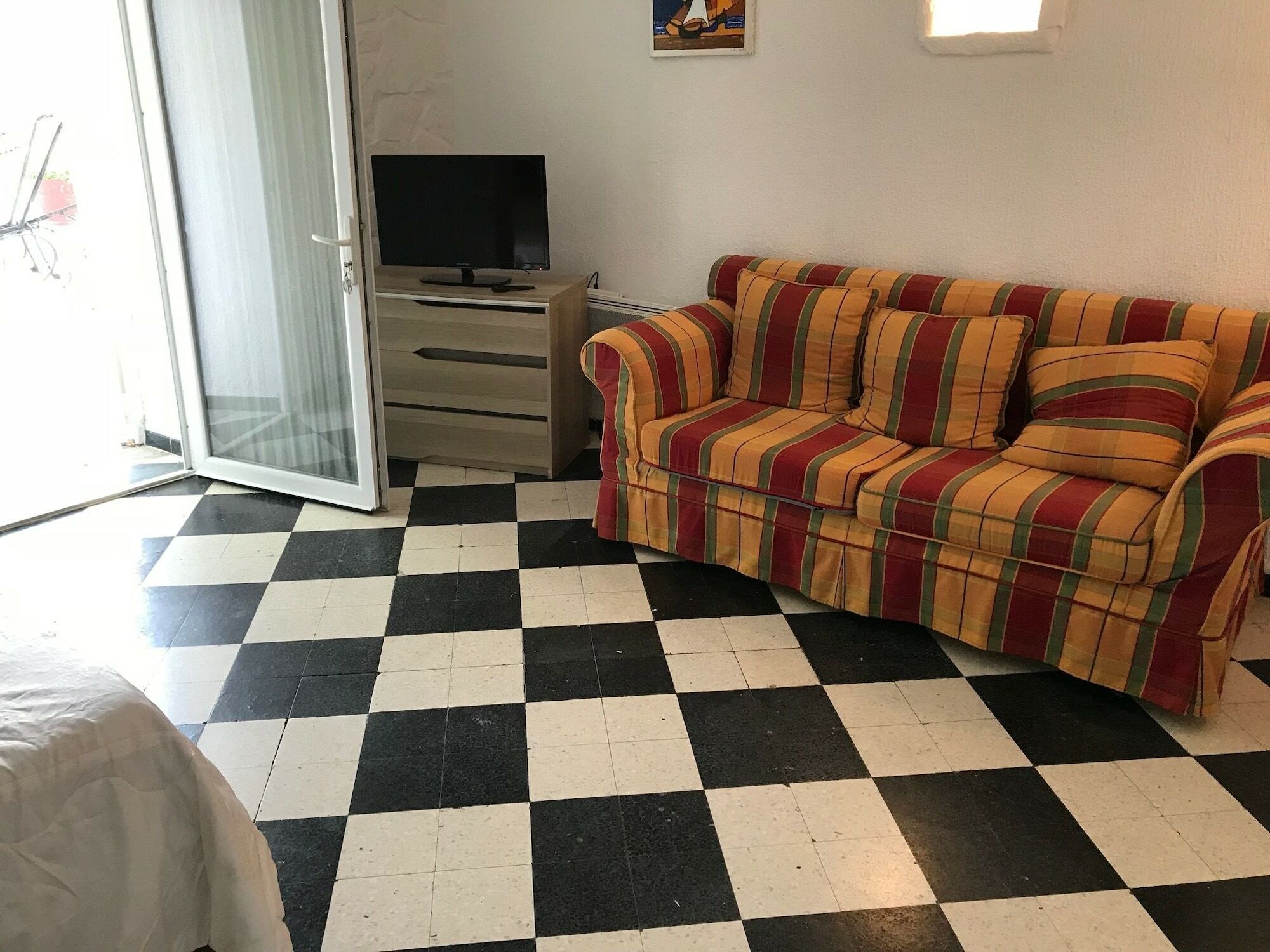 Auberge Des Garrigues Ним Екстериор снимка