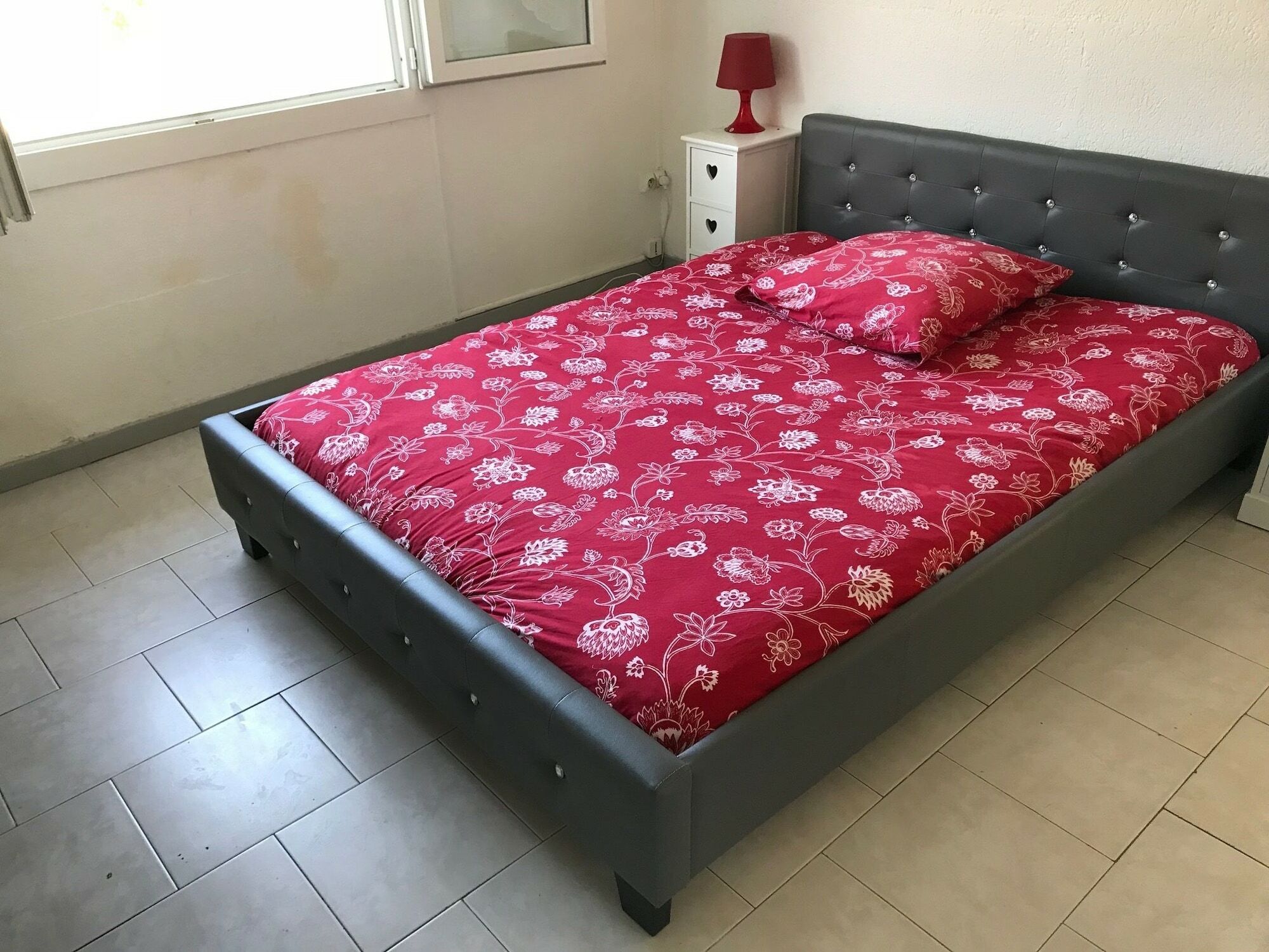Auberge Des Garrigues Ним Екстериор снимка