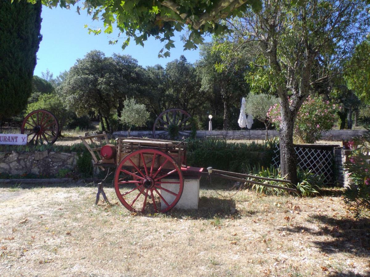 Auberge Des Garrigues Ним Екстериор снимка