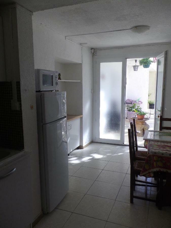 Auberge Des Garrigues Ним Екстериор снимка