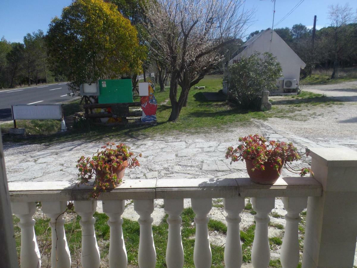 Auberge Des Garrigues Ним Екстериор снимка